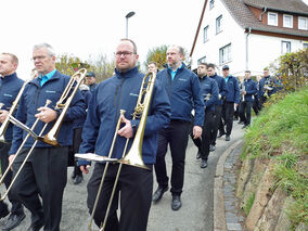 Allerseelen mit Segnung der Gräber auf dem Friedhof in Naumburg (© Karl-Franz Thiede)
